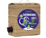 krabica prírodnej farby s výpustným ventilom a etiketou - 100% šaťava ovocia čučoriedková šťava